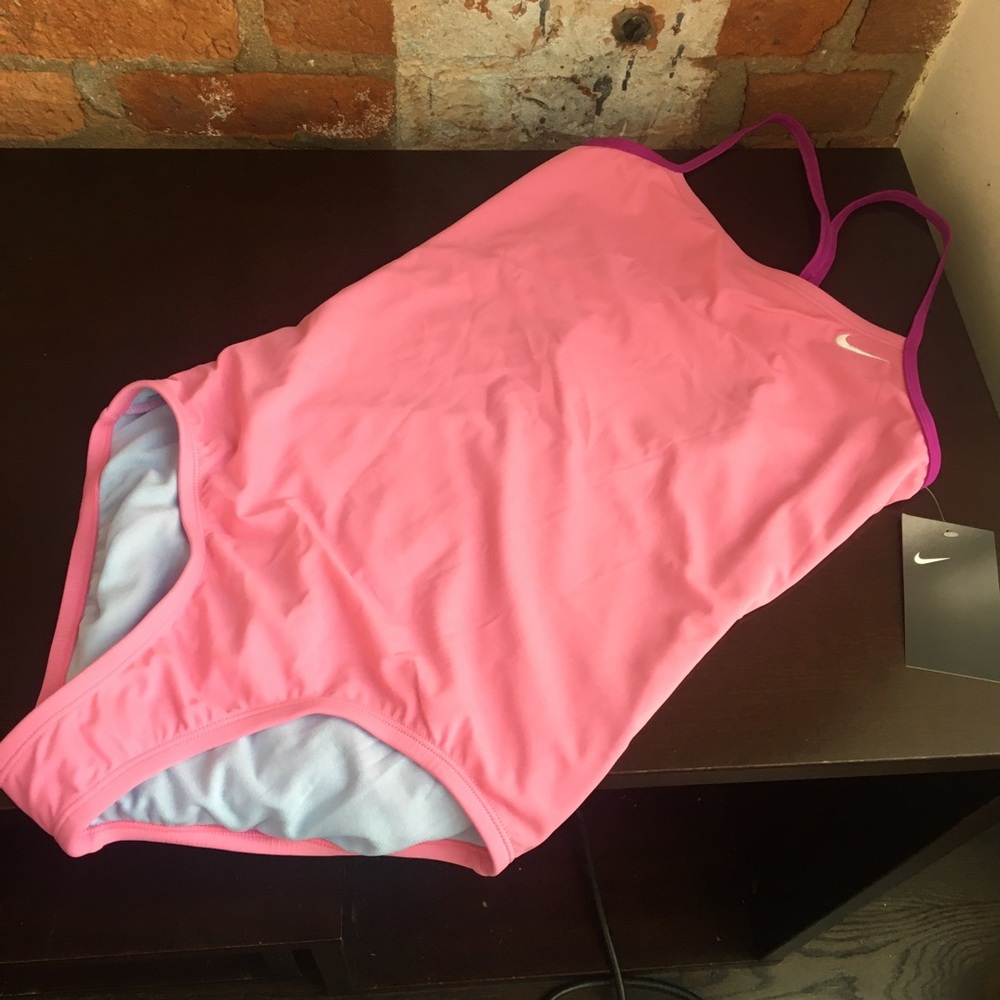 Nike one-piece girl swim suit